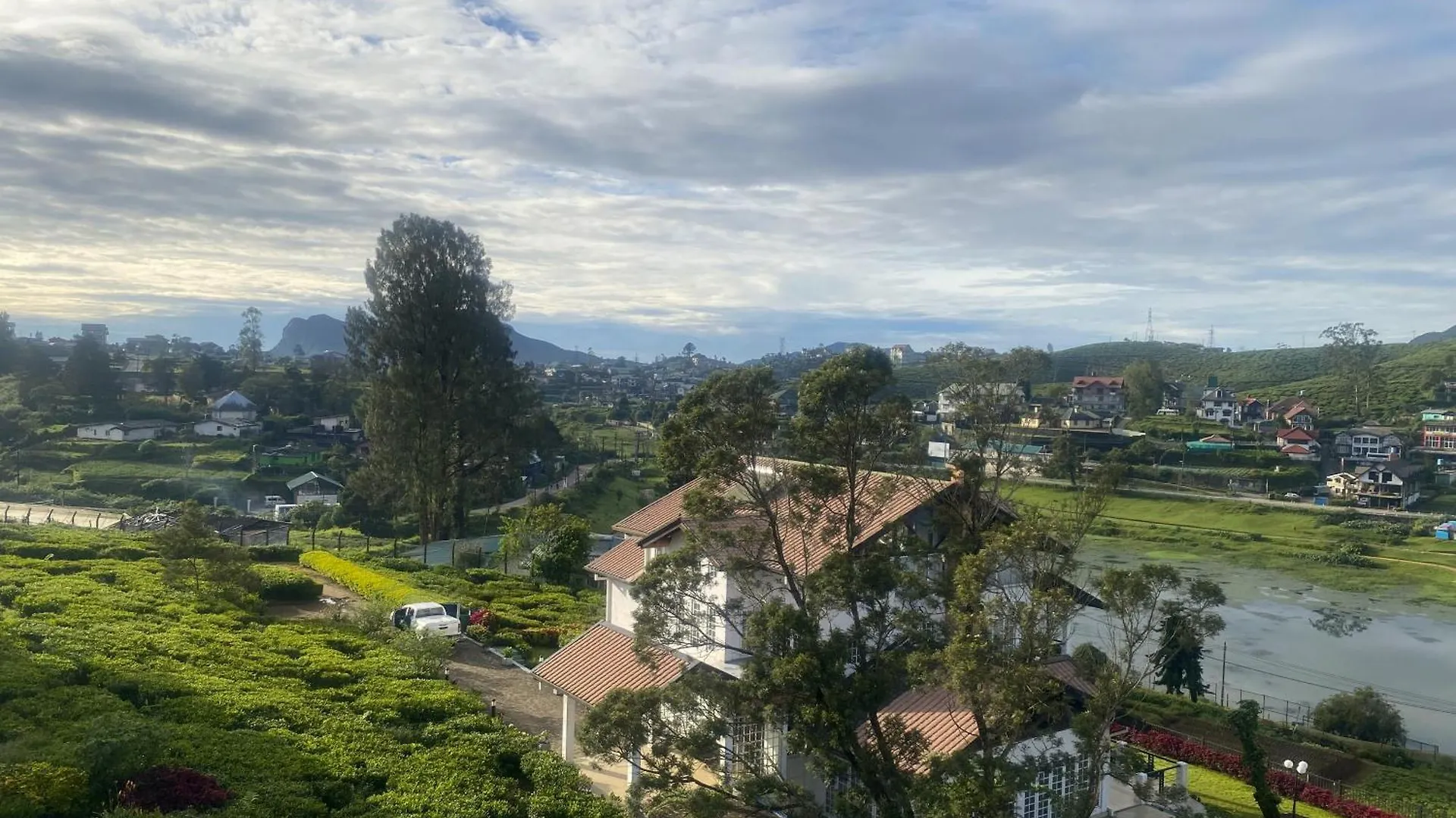 Queens Lake Cabin Nuwara Eliya 5*,  Sri Lanka