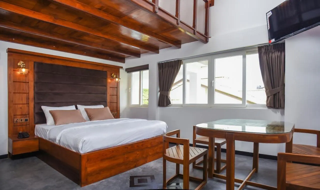 Hotel Queens Lake Cabin Nuwara Eliya