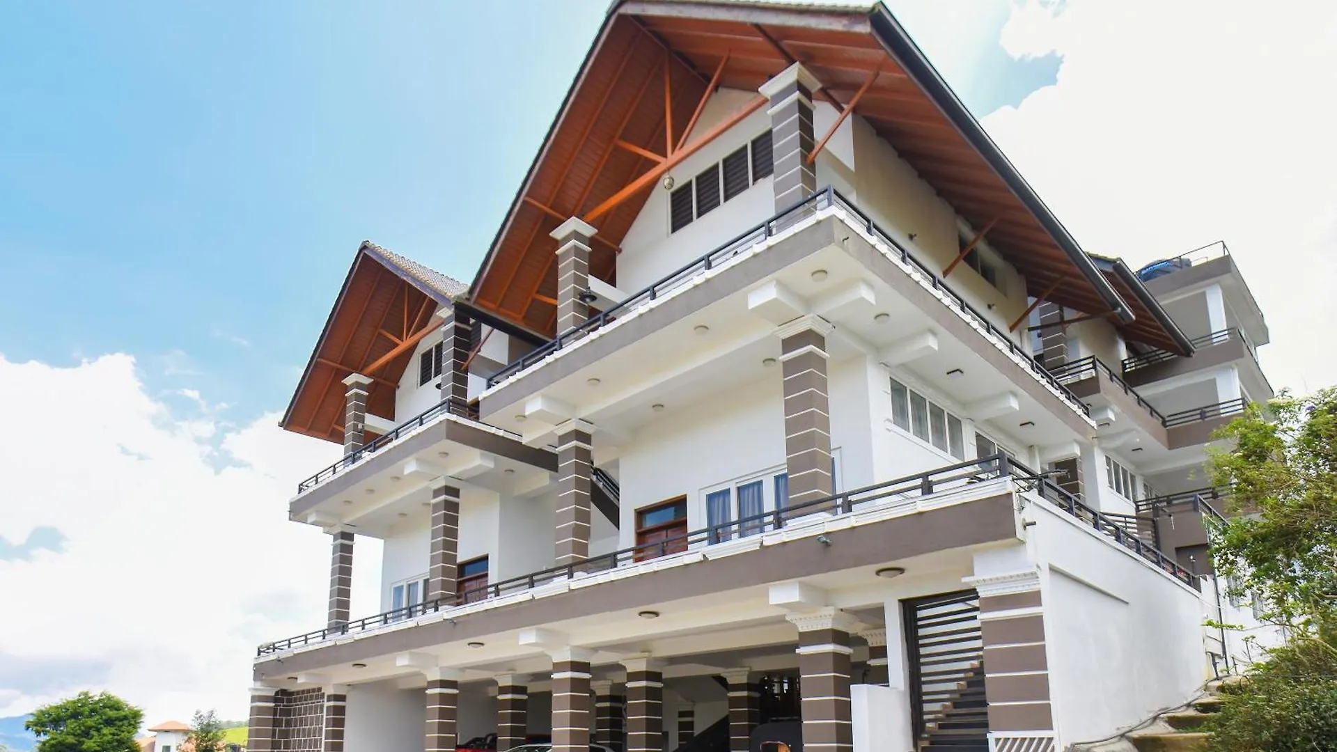 ***** Hotel Queens Lake Cabin Nuwara Eliya Sri Lanka