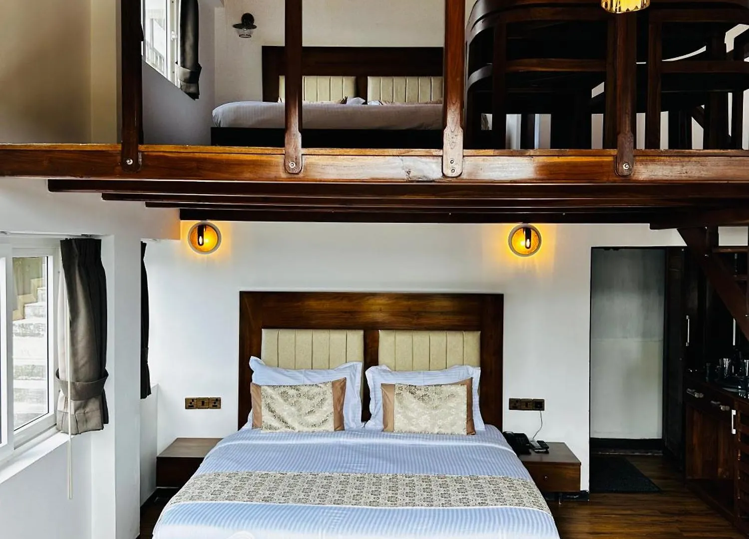 Hotel Queens Lake Cabin Nuwara Eliya